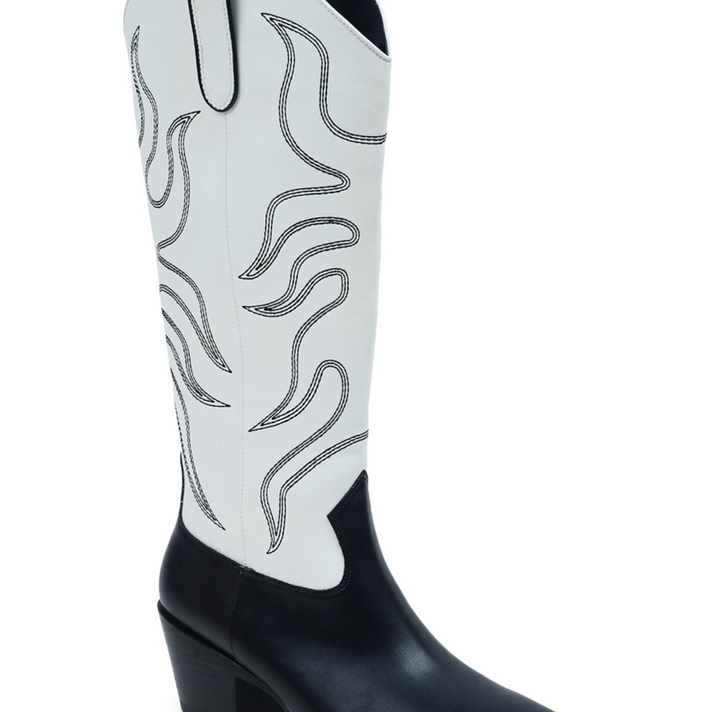 Leahne Womens Embroidered Pointed Toe Cowboy Western Boots Size 7.5M